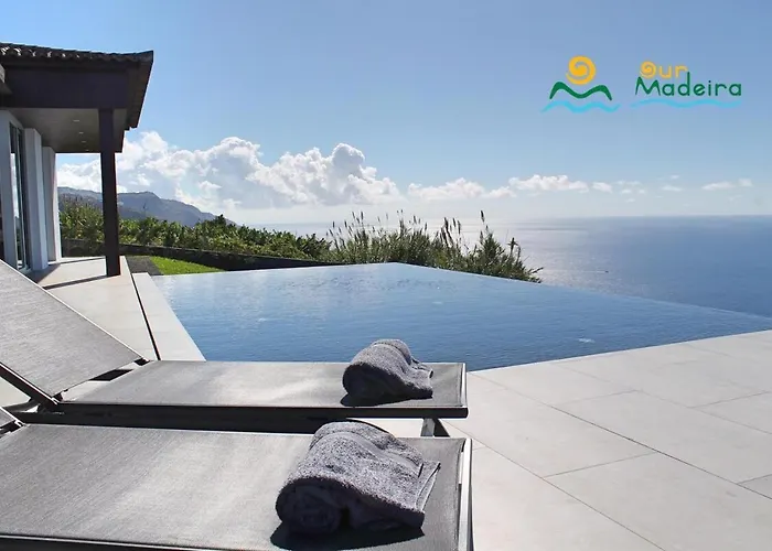 Ourmadeira - Cliffscape, Panoramic Seaviews Vila